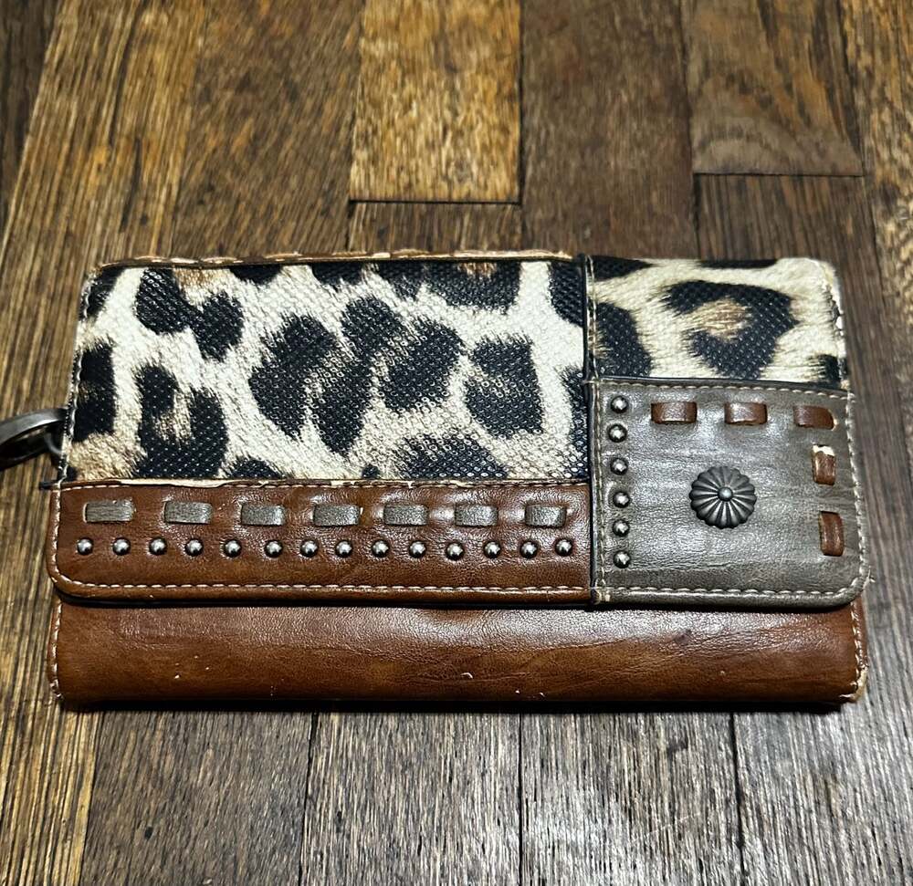Montana West Western Style Leopard Print Brown Leather Organizer Wristlet Wallet